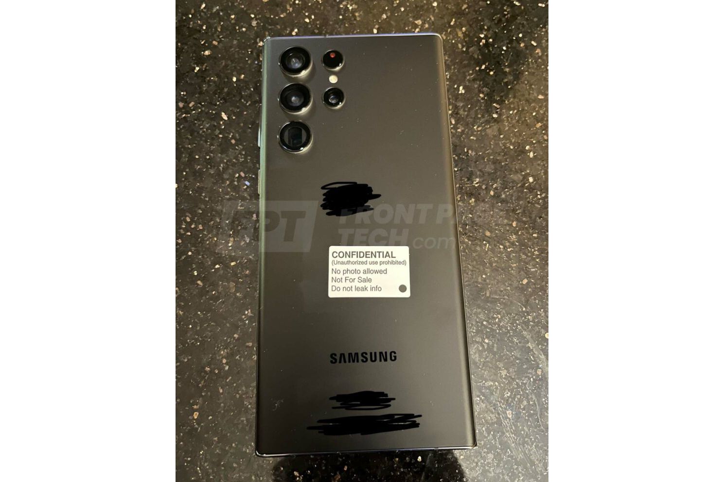 Väitetty Galaxy S22 Ultra -kameran asennus