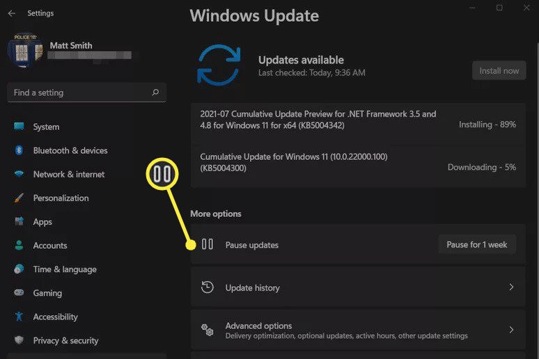 Keskeytä päivitykset -painike Windows Update -valikossa