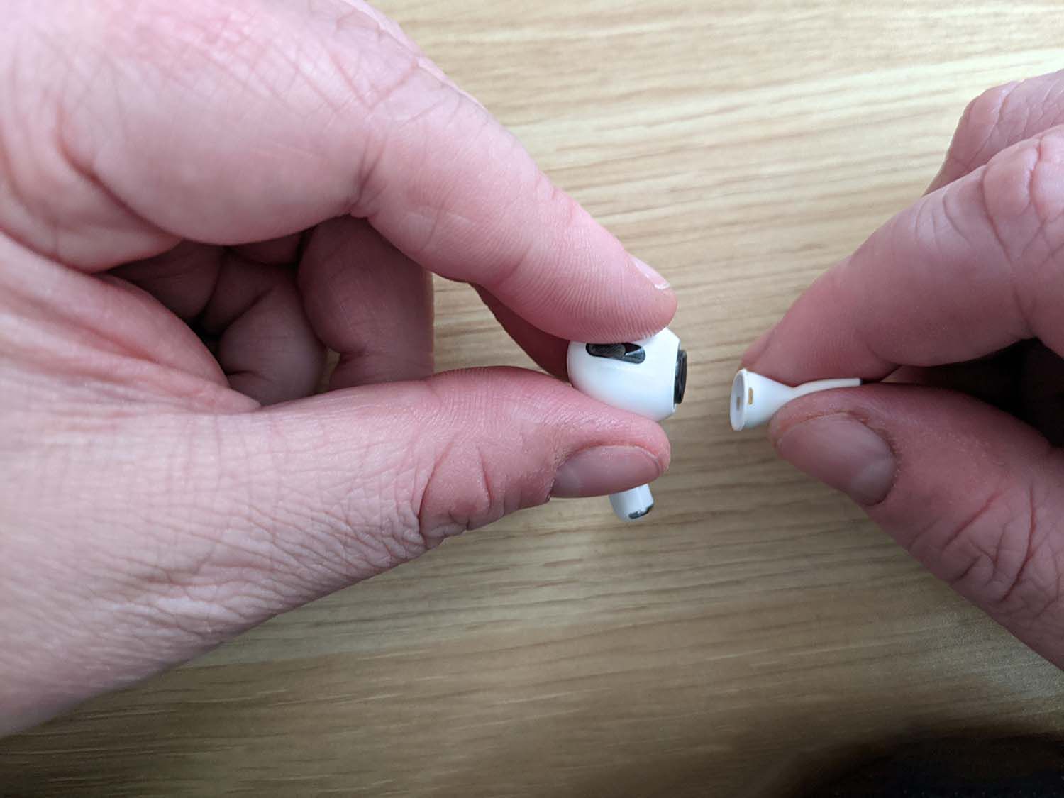 Irrota Apple AirPods Pro -kärki.