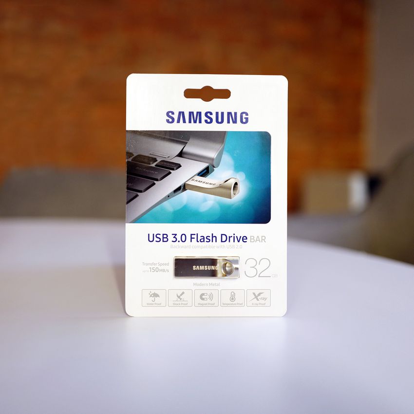 Samsung BAR -muistitikku