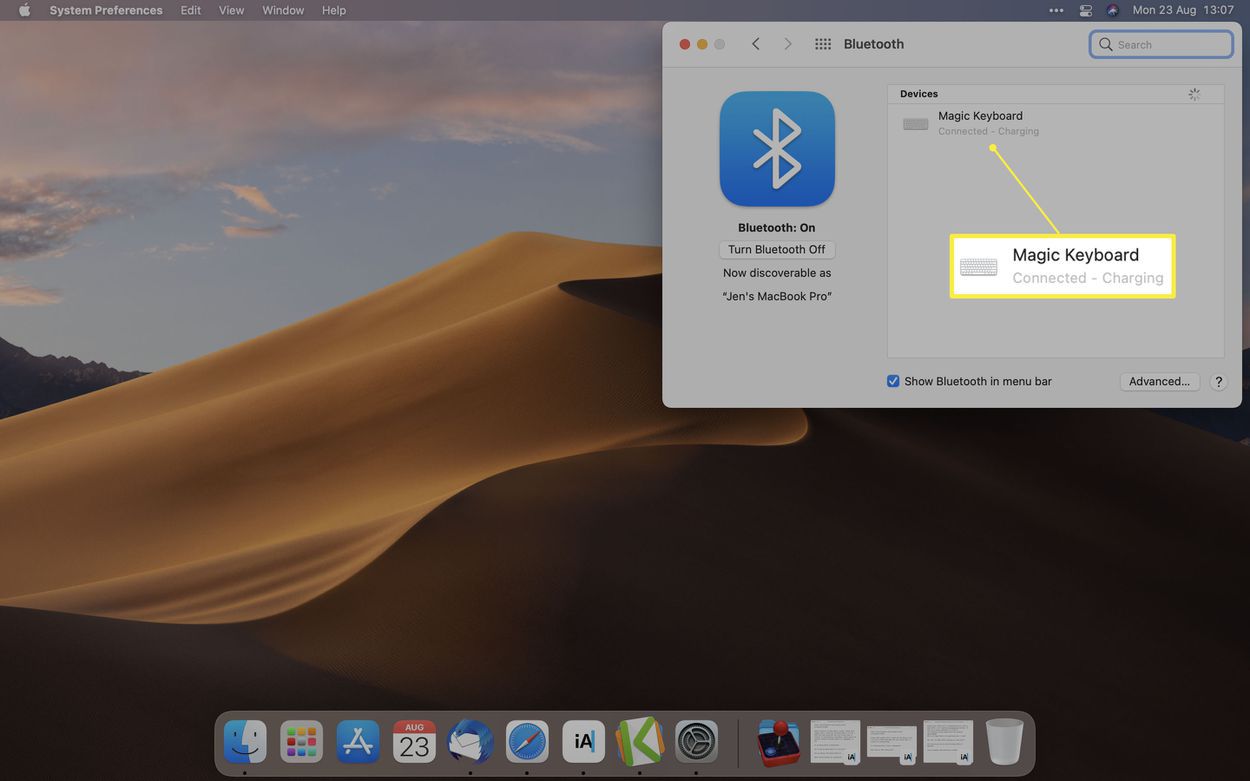 macOS System Preferences Bluetooth-valikko, jossa Magic Keyboard on yhdistetty ja korostettuna