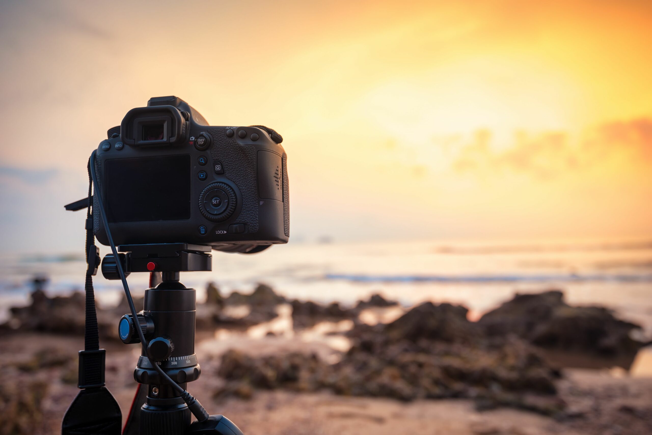 dslr camera capturing seascape view in morning 840948962 5b35222d46e0fb005bc96359 scaled