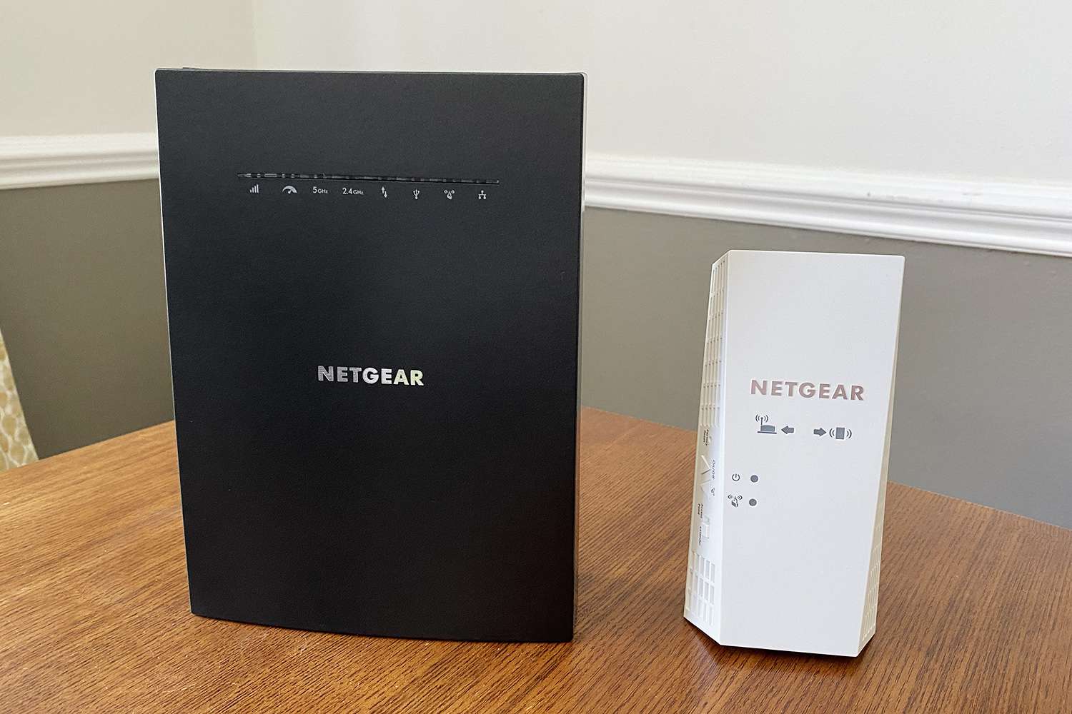 Netgear Nighthawk X6S (EX8000) kolmikaistainen Wi-Fi Mesh Extender