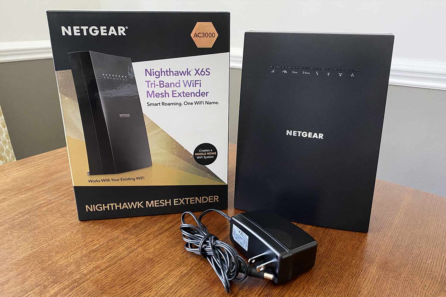 Netgear Nighthawk X6S (EX8000) kolmikaistainen Wi-Fi Mesh Extender