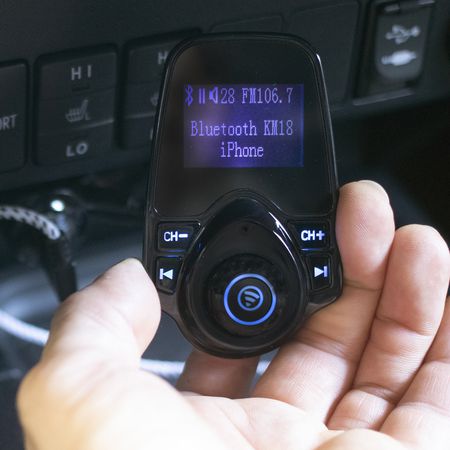 Nulaxy Bluetooth -auton FM-lähetin