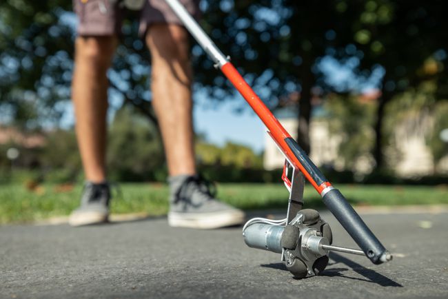 Lähikuva Stanfordin robottikepistä näkövammaisille.