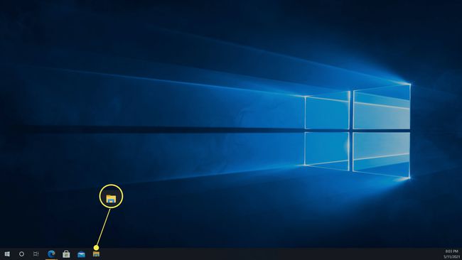 File Explorerin pikakuvake korostettuna Windows 10 -tehtäväpalkissa.