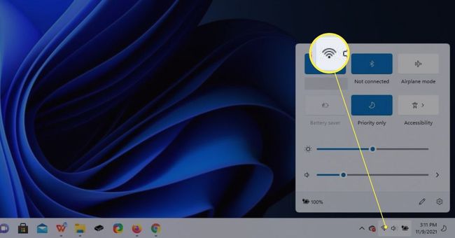 Wi-Fi-kuvake avataksesi pikavalikon Windows 11:ssä