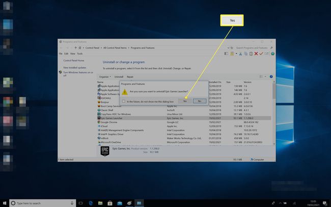 Poista ohjelmien ja ominaisuuksien asennus, kun Epic Games Launcher on avattu ja kyllä-kehote sen poistamiseksi korostettuna