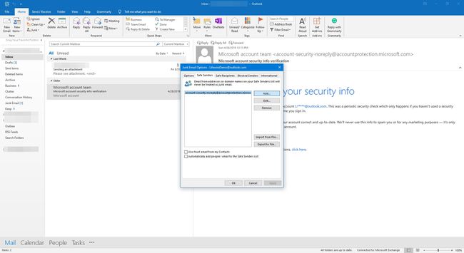 Valitse tämä, jos haluat lisätä uuden sähköpostiosoitteen tai toimialueen turvallisille lähettäjille Outlookissa.