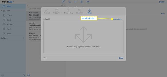 Valitse "Lisää sääntö" iCloud Mailissa