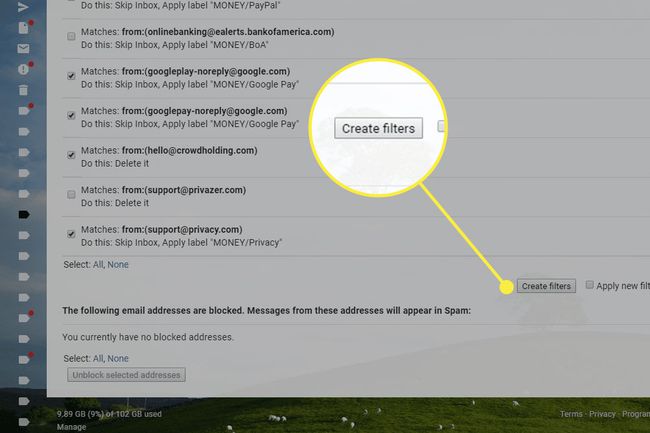 Kuvakaappaus Gmailin suodatinasetuksista, jossa Luo suodattimia -painike on korostettuna