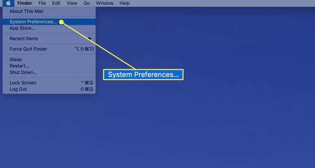 macOS Finder, jossa System Preferences -komento on korostettuna