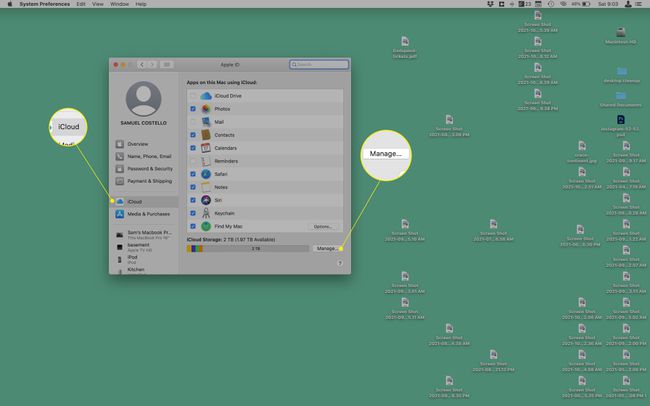 Mac-työpöytä, jossa Apple-valikko ja Järjestelmäasetukset korostettuina