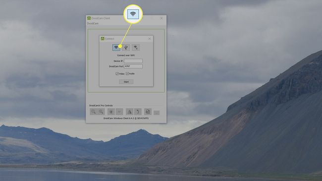 DroidCam-työpöytäohjelma käynnistyksen yhteydessä Wi-Fi-kuvake korostettuna