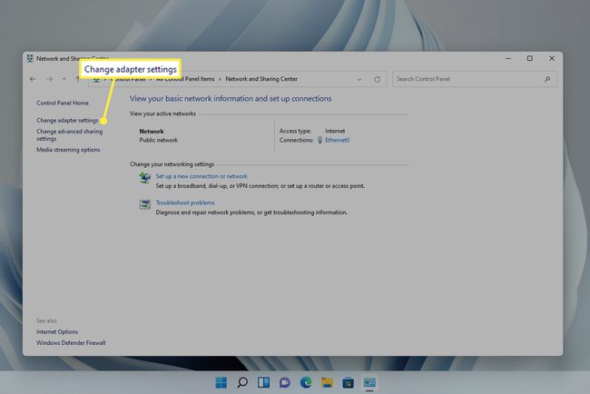 Muuta sovittimen asetuksia Windows 11:n Verkko- ja jakamiskeskuksessa