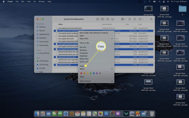 Mac-verkkoasetustiedostot, joissa on 5 tiedostoa korostettuna ja Kopioi korostettuna hiiren kakkospainikkeen valikosta