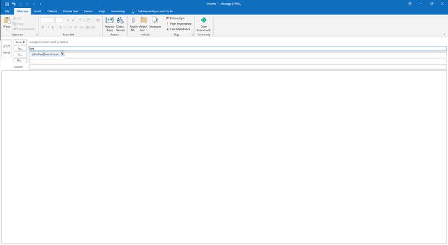 Valitsemalla tämän voit poistaa sähköpostin Outlookin automaattisen täydennyksen luettelosta.