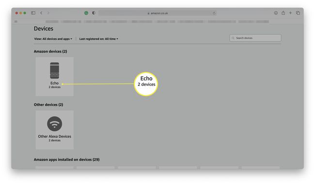 Amazon-verkkosivusto, jossa Devices on avattu ja Echo-kaiuttimien ryhmä korostettu