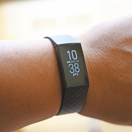 Fitbit Charge 4