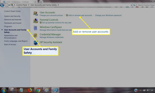 Ohjauspaneelin Käyttäjätilit ja perheen turvallisuus -osio, jossa on valittuna Lisää tai poista käyttäjätilejä