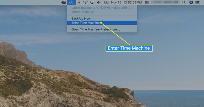 Time Machine -valikko, jossa Enter Time Machine on valittuna
