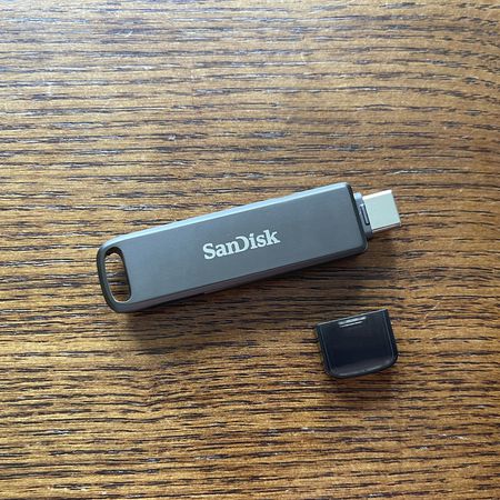 SanDisk iXpand Luxury -muistitikku