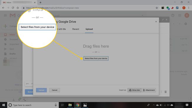 Gmail, jossa "Valitse tiedostot laitteellasi" -painike korostettuna