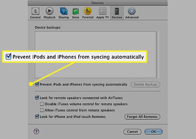 iTunes-laiteasetukset, joissa on valintamerkki Estä iPodeja ja iPhoneja synkronoimasta automaattisesti