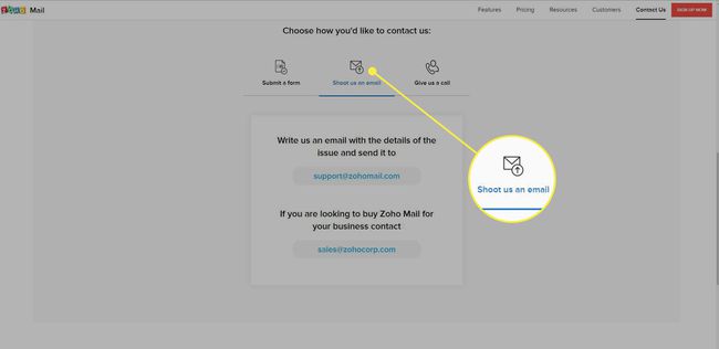 Kuvakaappaus Zoho Mailin yhteystietosivusta, jossa näkyy "Lähetä meille sähköpostia" vaihtoehto korostettuna