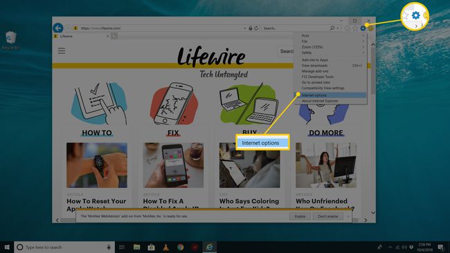 Työkalut-painike ja valikkokohta Internet-asetukset Windows 10 Internet Explorerissa