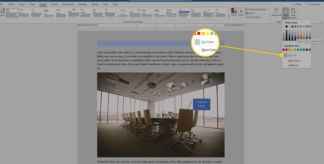 Sivun väri -valikko Wordissa, jossa Ei väriä -vaihtoehto on korostettuna