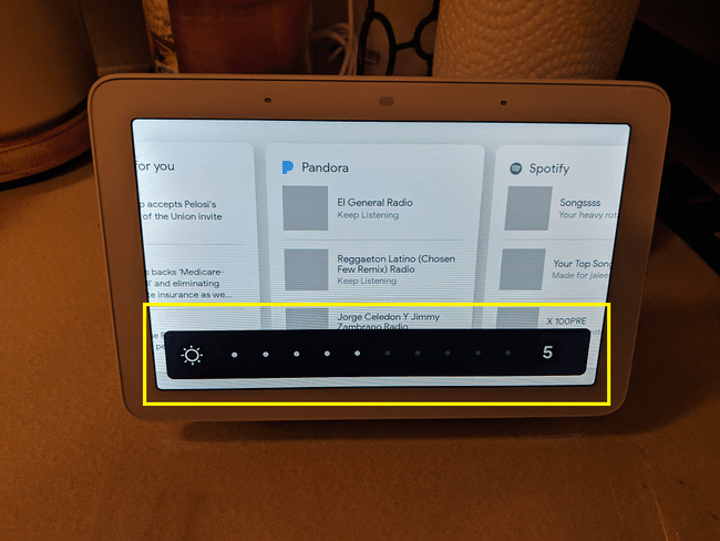 Säädä Google Home Hubin kirkkautta.