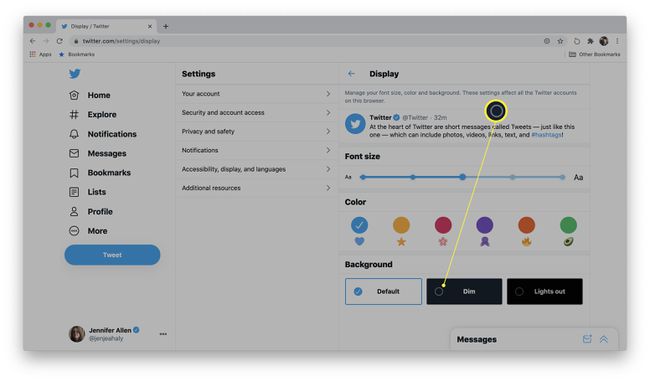 Twitterin näyttöasetukset, joissa Himmeä on korostettuna Lights Out -kohdan vieressä