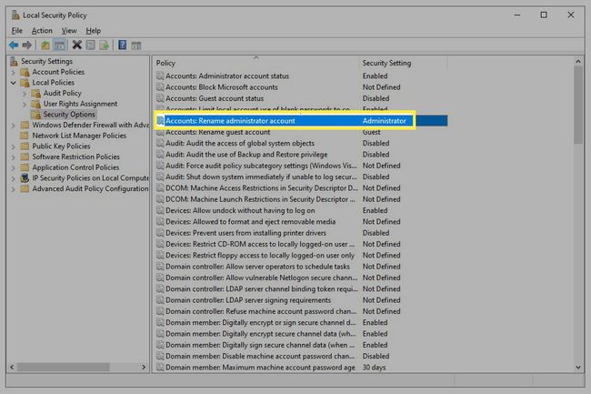 Windows 10 Local Security Policy -ikkuna, jossa järjestelmänvalvojan tilin uudelleennimeäminen on valittuna