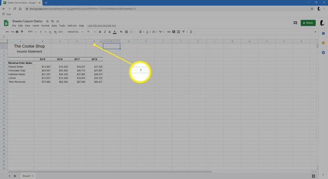 Vie hiiri Sheetsin sarakkeen E päälle.