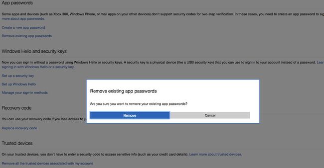 Näyttökaappaus Outlook.comin Poista olemassa olevien sovellusten salasanat -ruudusta
