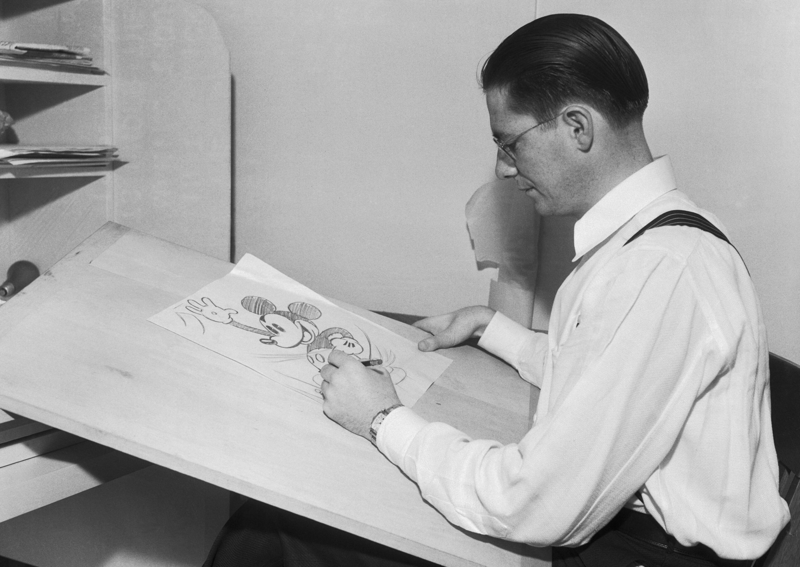 animator drawing mickey mouse at disney studios 515564912 5bdb641bc9e77c0051223d52 40d0abe8dd3947bfb0cb3210f9113df7 scaled