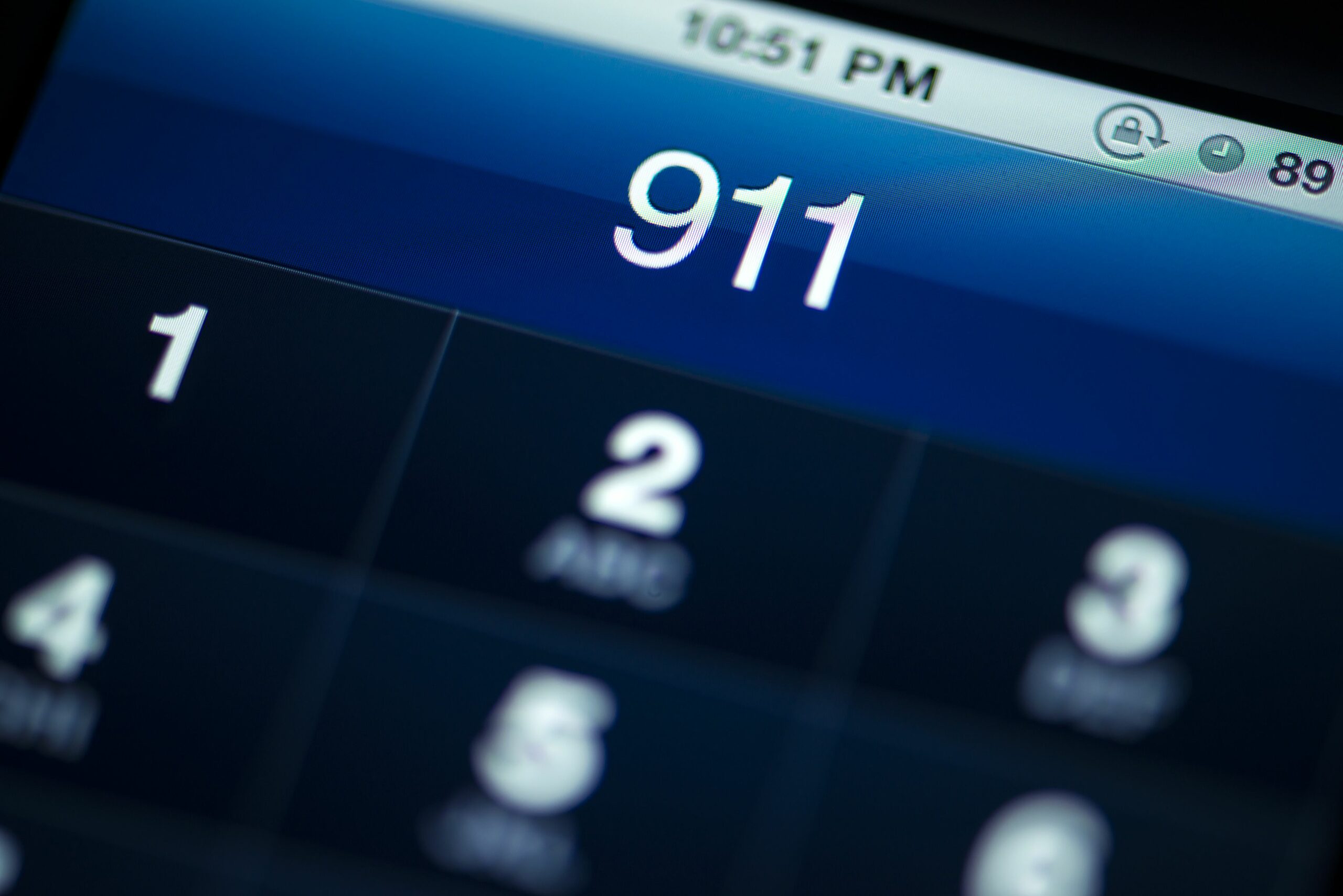 smartphone call to 911 171337656 5bee180e46e0fb00512458b4 scaled