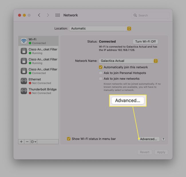 Lisäasetukset macOS:n Verkkoasetusten ruudussa
