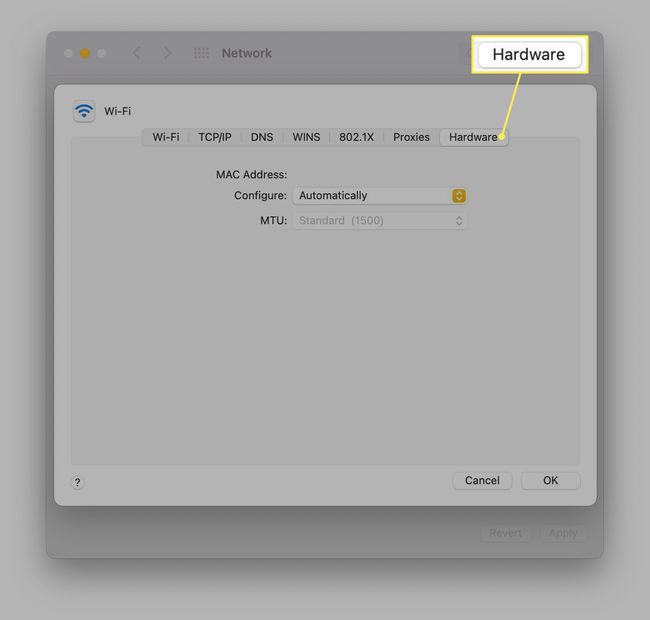Laitteisto-välilehti macOS:n Verkkoasetukset-osiossa
