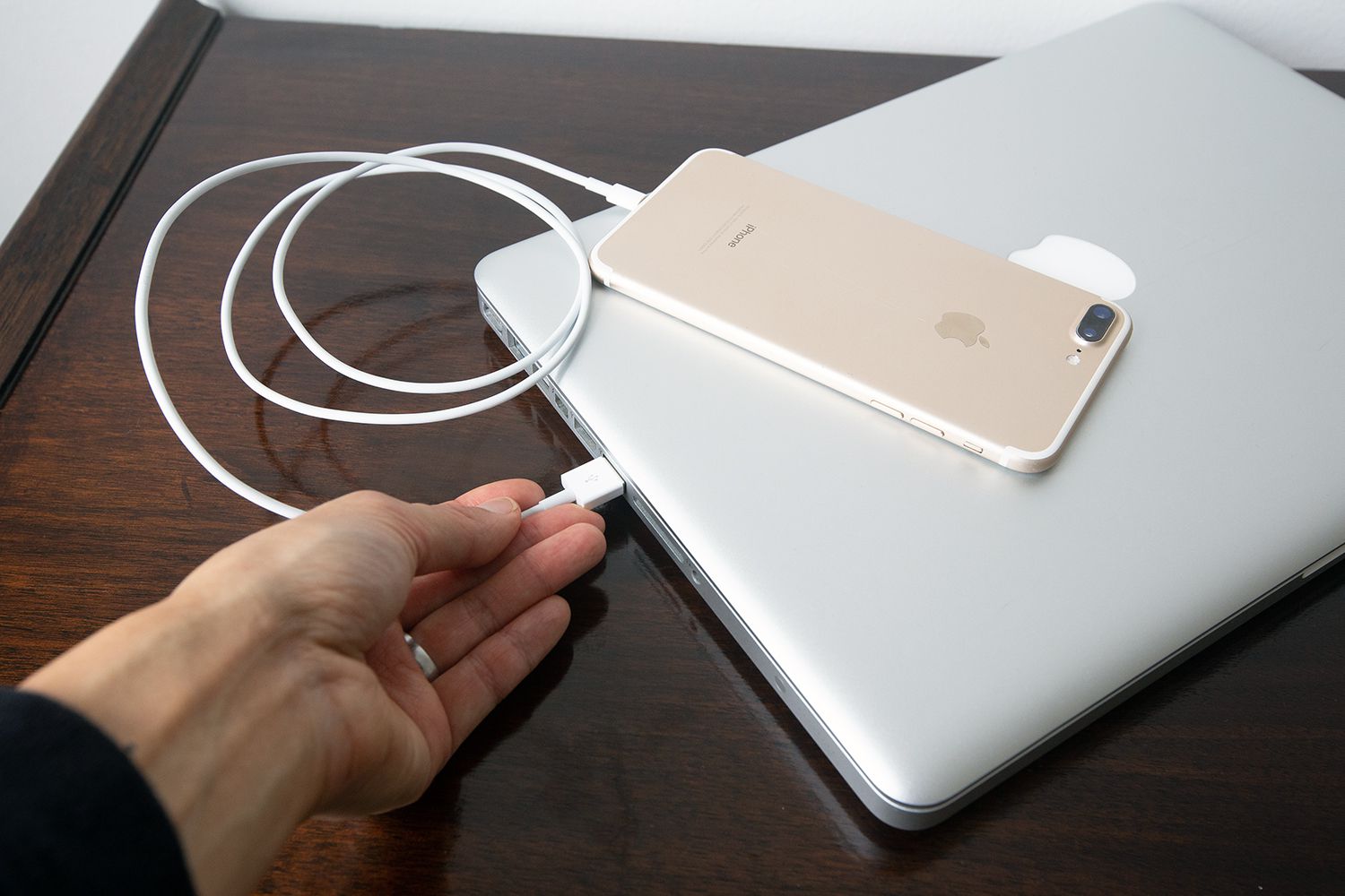 Apple Lightning - USB-kaapeli (3 jalkaa)