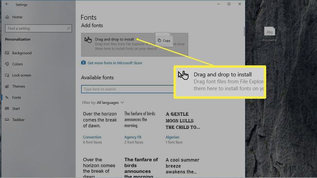 Korostettu alue Kirjasimet-asetusruudussa, jossa voit vetää ja pudottaa kirjasintiedoston Windows 10:ssä.
