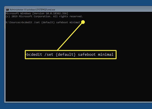 bcedit safeboot -komento Windows 10:n komentokehotteessa.