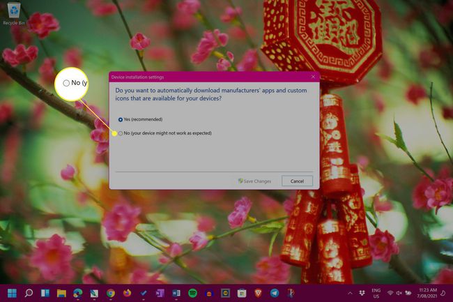 Windows 11 -laiteasetukset, jotka on merkitty Ei Muuta laitteen asennusasetuksia -ruudussa
