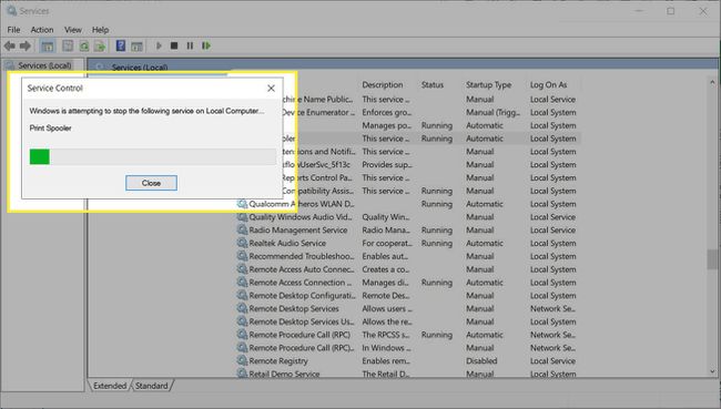 Tulostustulostuspalvelu Windows 10:ssä, jossa Service Control -sammutusviesti on korostettuna