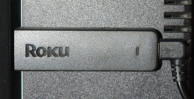 Roku Streaming Stick liitetty televisioon HDMI:n kautta