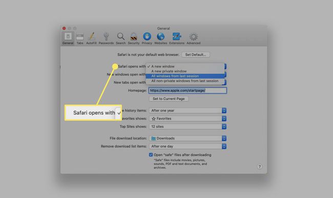 Pää "Safari avautuu kanssa" Yleisissä asetuksissa