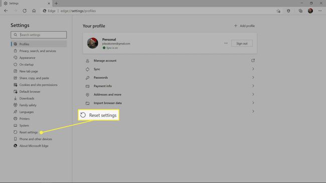 Palauta asetukset -kohde MS Edgen Asetukset-päävalikossa.