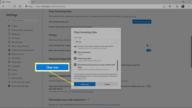 Tyhjennä nyt -painike korostettuna, kun tyhjennät kaikki selaintiedot MS Edgessä.